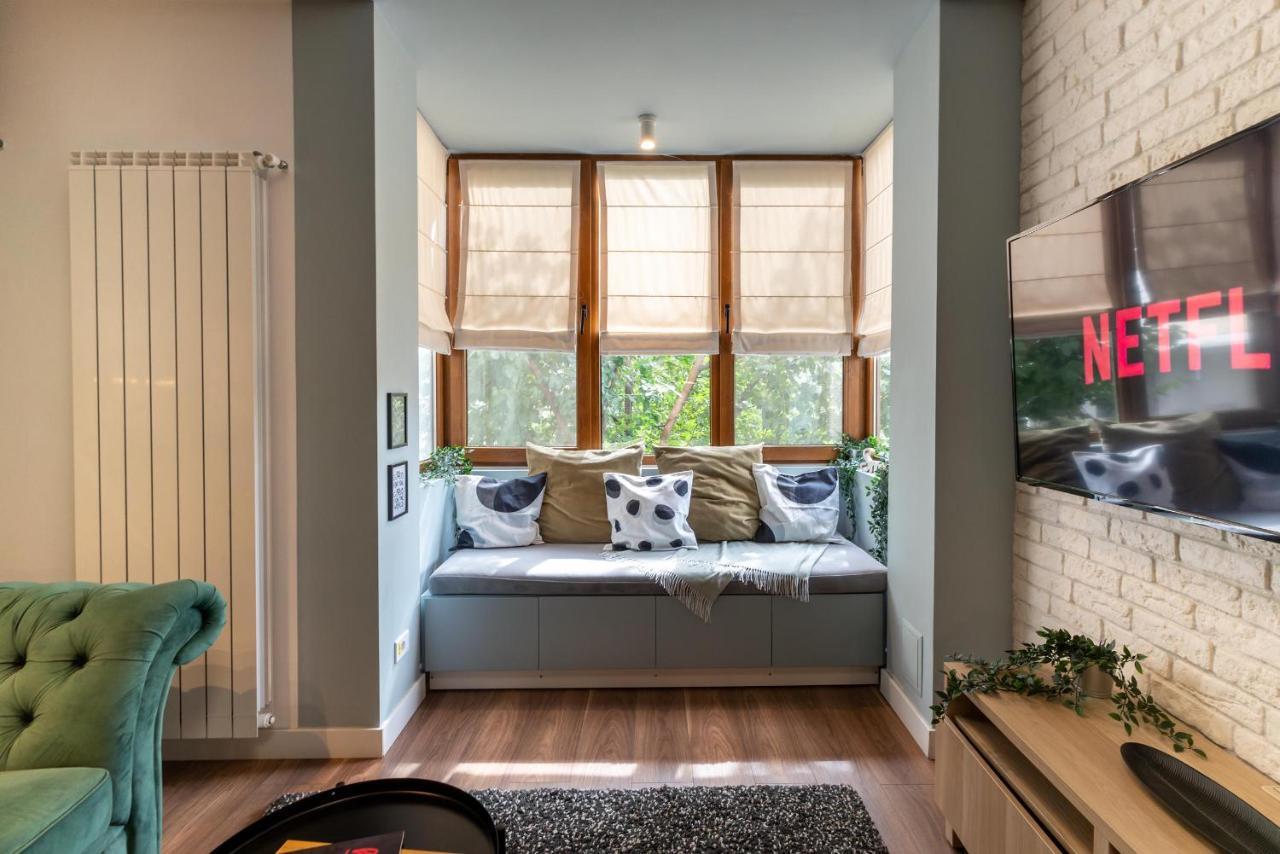 Downtown Retreat: Spacious 2-Br By Unirii Square Bucarest Exterior foto